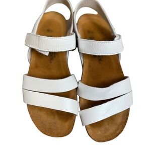 Naot White Leather Strappy Wedge Sandals Made in Israel Womens Size 38 L7